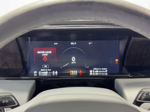 Used 2019 Lincoln Navigator L Select RWD image 31