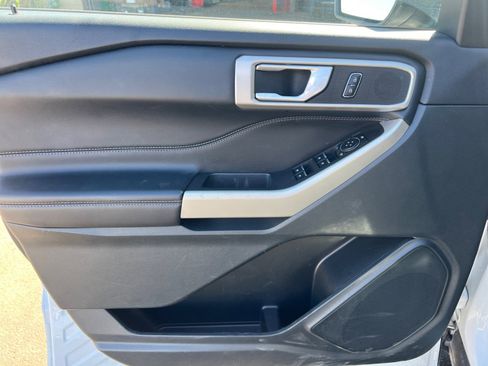 Used 2023 Ford Explorer XLT w/ Equipment Group 202A image 19