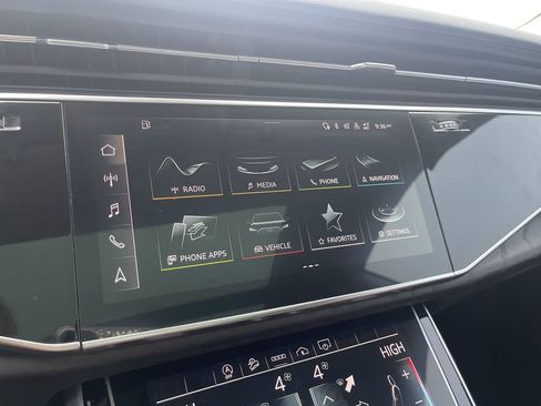 Used 2022 Audi Q8 Premium Plus image 24