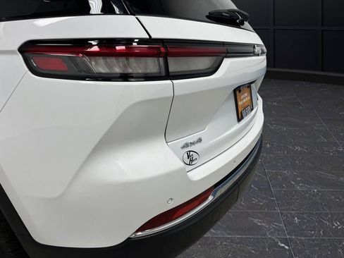 Used 2024 Jeep Grand Cherokee Limited w/ Trailer Tow Package image 35