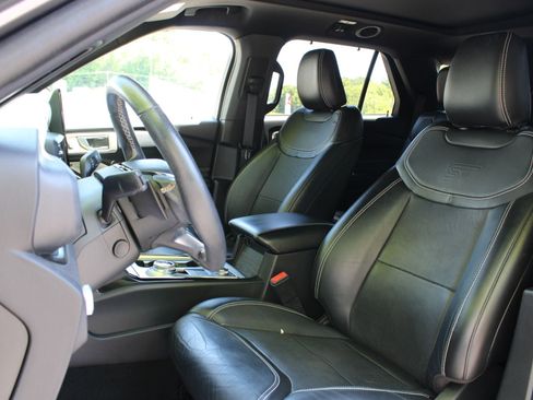 Used 2022 Ford Explorer ST w/ Equipment Group 401A AWD/4WD image 14