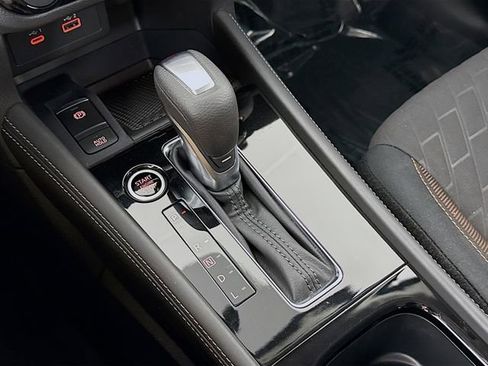 Used 2024 Nissan Kicks SR image 16