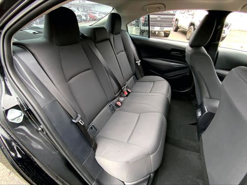 Used 2025 Toyota Corolla LE image 18