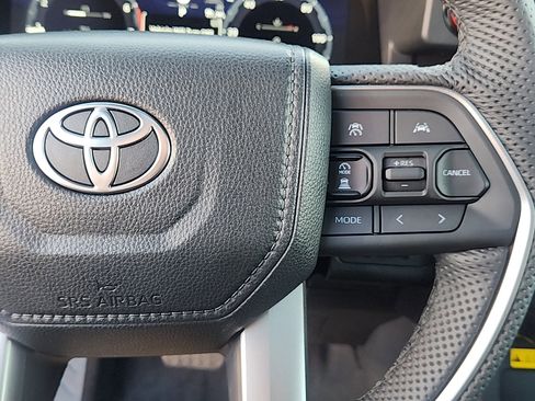 Certified 2025 Toyota Tacoma TRD Off-Road w/ TRD Off Road Premium Package AWD/4WD image 18