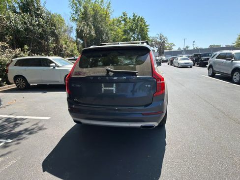 Used 2020 Volvo XC90 T5 Momentum image 12