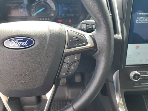 Used 2024 Ford Edge Titanium image 19