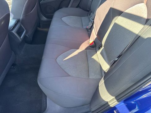 Used 2018 Toyota Camry LE image 32