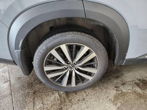 Used 2025 Nissan Pathfinder Platinum AWD/4WD image 43