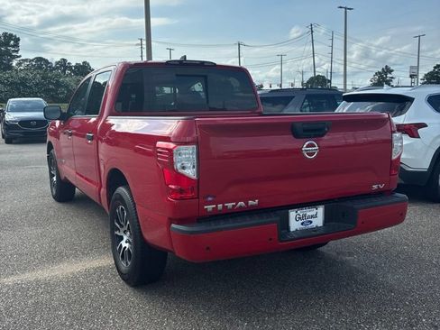 Used 2022 Nissan Titan SV RWD image 5