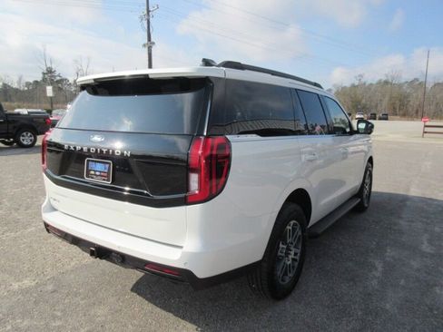New 2026 Ford Expedition Active image 5
