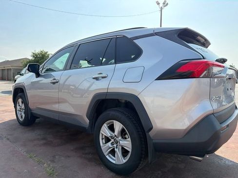 Used 2019 Toyota RAV4 XLE FWD image 6