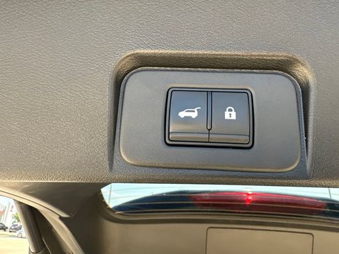 Used 2026 Nissan Rogue SV AWD/4WD image 26