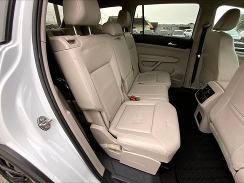 Used 2023 Volkswagen Atlas SE w/ Black Wheel Package image 20