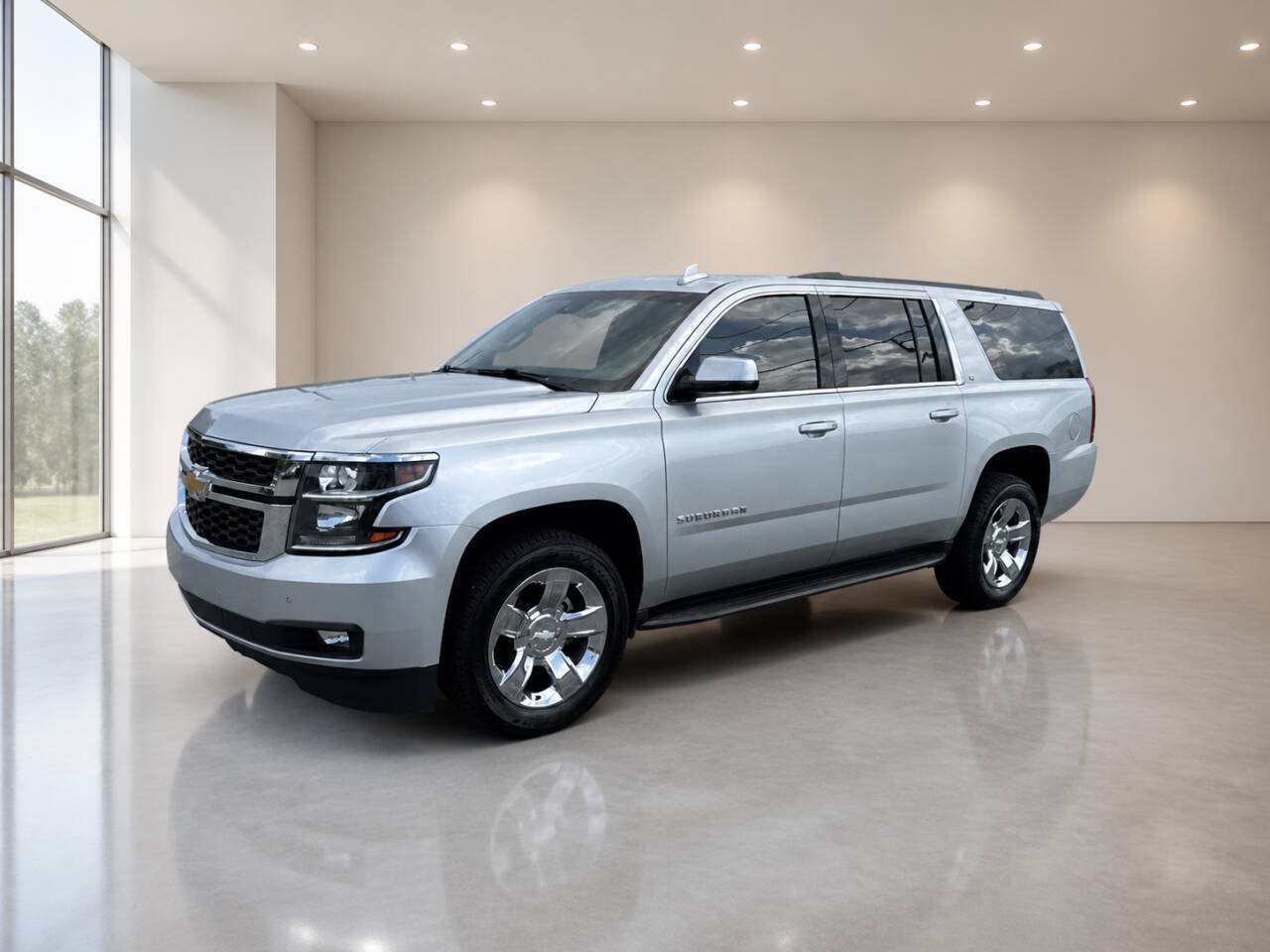 Used 2017 Chevrolet Suburban LT w/ Luxury Package RWD image 2