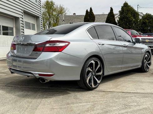 Used 2017 Honda Accord EX-L image 3