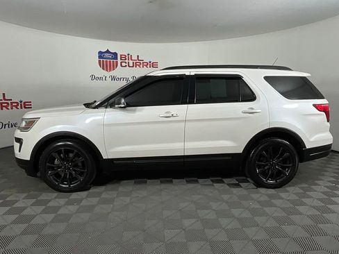Used 2018 Ford Explorer XLT w/ Equipment Group 202A image 6