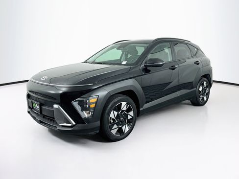 Used 2024 Hyundai Kona SEL FWD image 3