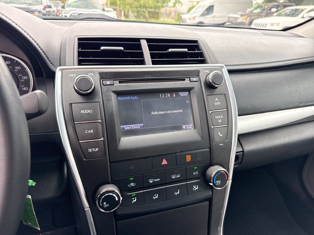 Used 2017 Toyota Camry SE FWD image 15