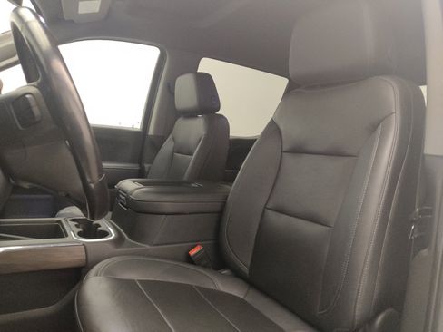 Used 2021 GMC Sierra 1500 SLT w/ SLT Premium Plus Package RWD image 17