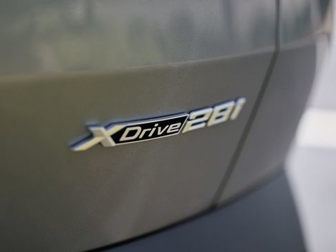 New 2027 BMW X2 xDrive28i AWD/4WD image 9
