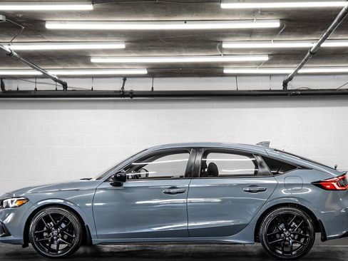 Used 2022 Honda Civic Sport image 2