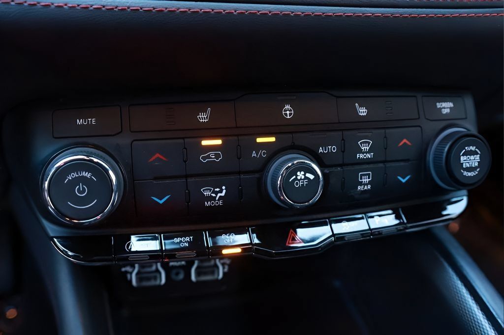 Used 2023 Dodge Durango GT RWD image 32