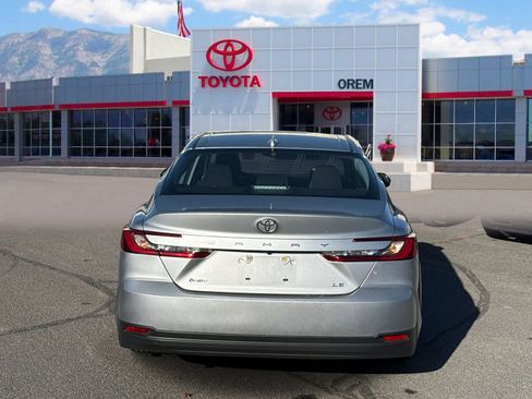Used 2025 Toyota Camry LE image 4