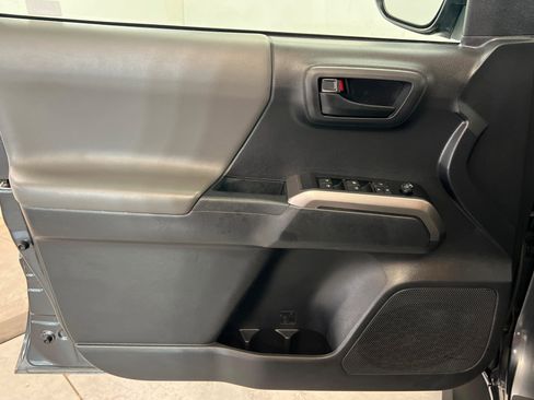 Used 2022 Toyota Tacoma SR5 image 15
