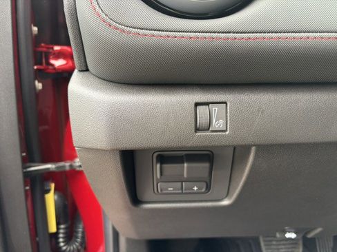 Used 2026 Chevrolet Colorado Z71 w/ Technology Package image 18