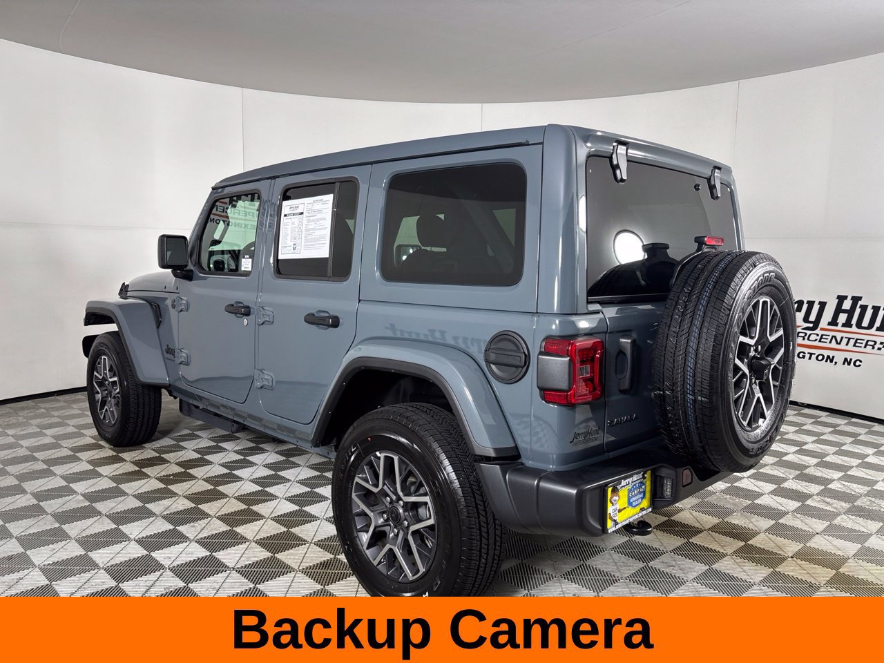 Used 2026 Jeep Wrangler Unlimited Sahara AWD/4WD image 9