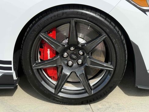 Used 2021 Ford Mustang Shelby GT500 w/ Carbon Fiber Track Pack image 6