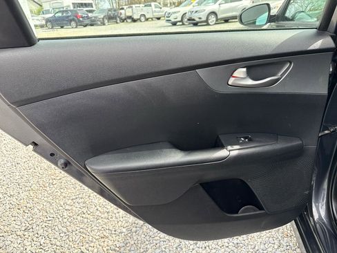 Used 2021 Kia Forte LXS image 16