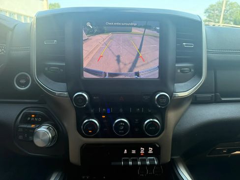 Used 2019 RAM 1500 Laramie AWD/4WD image 12