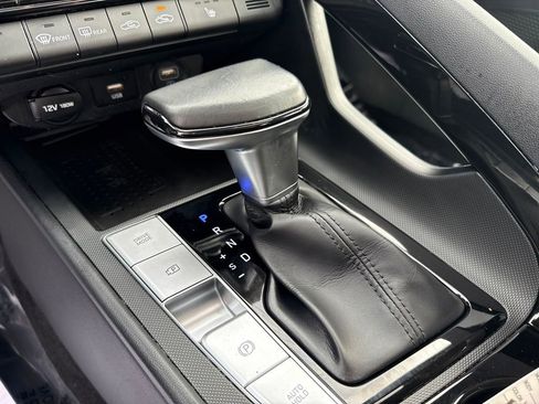Used 2021 Hyundai Elantra Limited FWD image 19