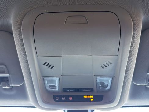 Used 2018 GMC Terrain SLE image 21