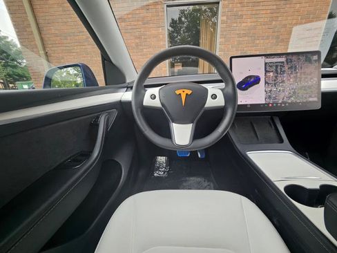 Used 2023 Tesla Model Y Performance AWD/4WD image 4