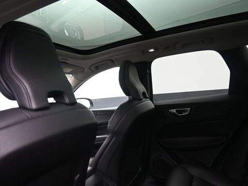 Used 2023 Volvo XC60 B5 Core FWD image 19