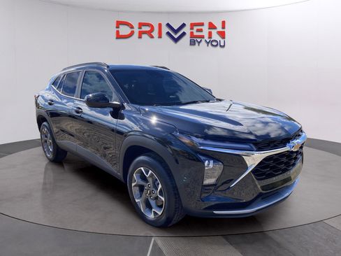 New 2026 Chevrolet Trax LT w/ Driver Confidence Package image 7