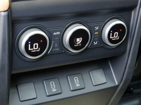 New 2026 Land Rover Defender 130 X-Dynamic SE AWD/4WD image 38