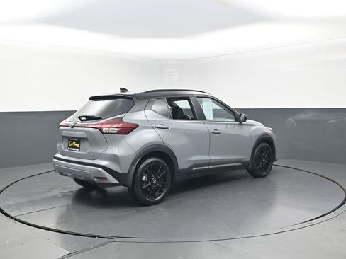 Used 2023 Nissan Kicks SR FWD image 7
