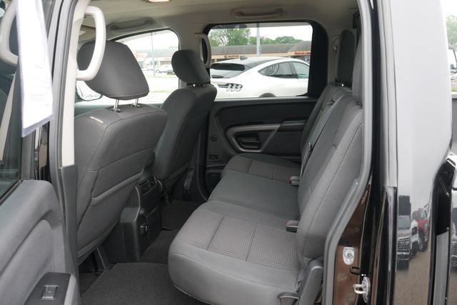 Used 2015 Nissan Titan SV w/ SV Value Truck Package AWD/4WD image 25