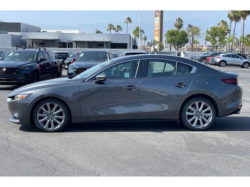 Used 2022 MAZDA MAZDA3 s FWD image 3