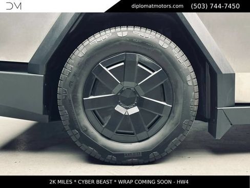 Used 2024 Tesla Cybertruck Cyberbeast AWD/4WD image 38