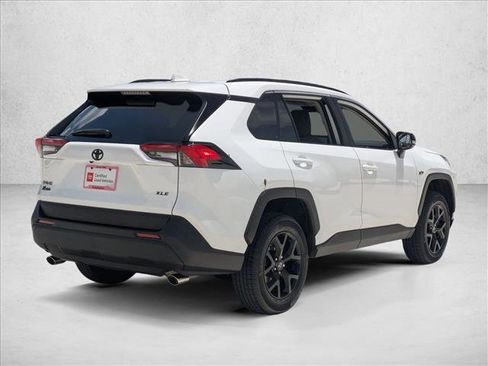 Certified 2025 Toyota RAV4 XLE FWD image 5