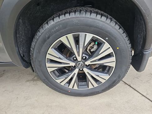 Used 2023 Nissan Rogue SV w/ SV Premium B Package FWD image 31