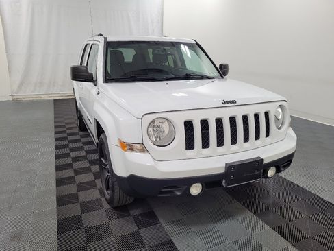 Used 2015 Jeep Patriot Sport w/ Power Value Group FWD image 14