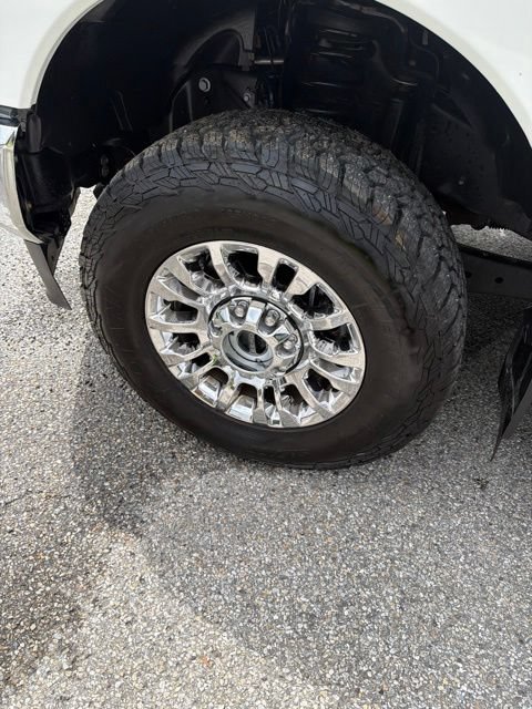 Used 2022 Ford F350 4x4 Crew Cab Super Duty image 12