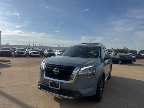 Certified 2023 Nissan Pathfinder Platinum w/ Cargo Package image 6