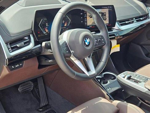 Used 2025 BMW X1 xDrive28i w/ Premium Package image 3