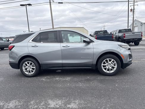 Used 2024 Chevrolet Equinox LT image 2